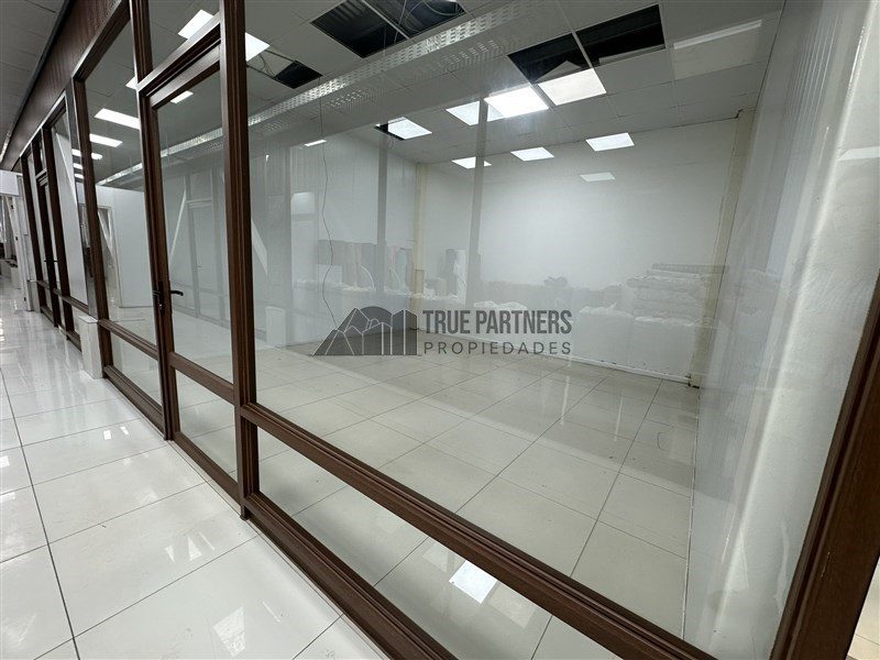 Local Comercial en arriendo en Puerto Montt — Galería Viñals, Antonio Varas 980. Puerto Montt